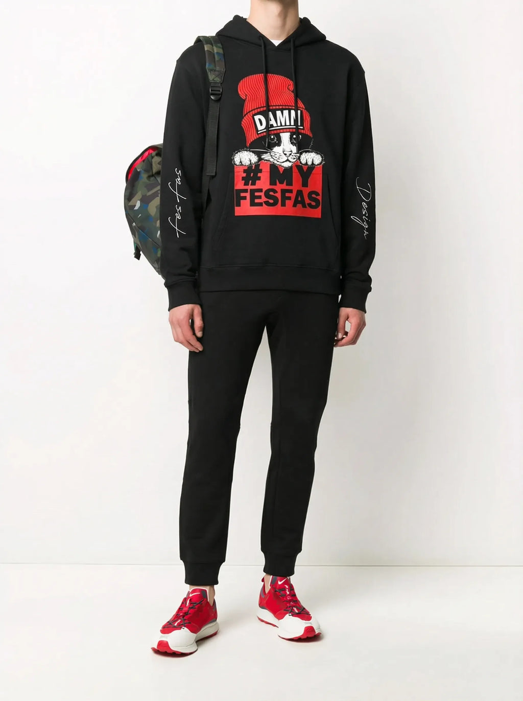 Áo hoodie FesFas in hình mèo đội mũ đỏ
