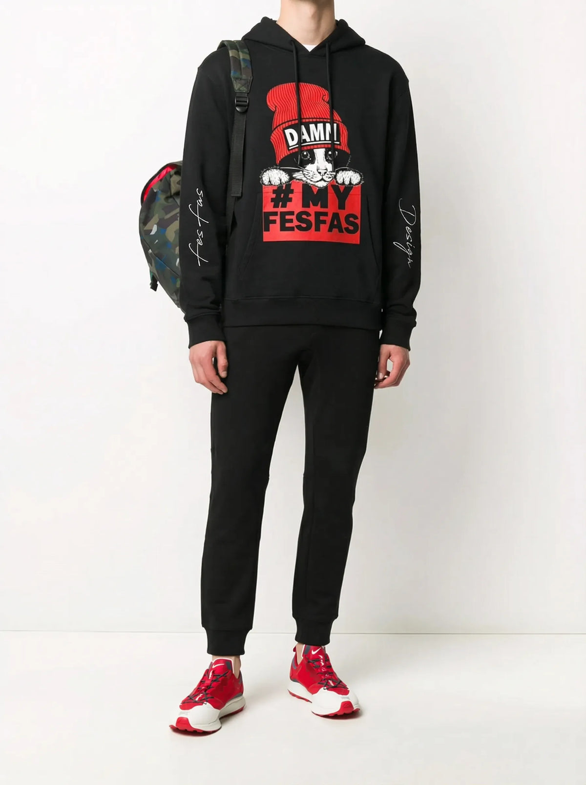 Áo hoodie FesFas in hình mèo đội mũ đỏ