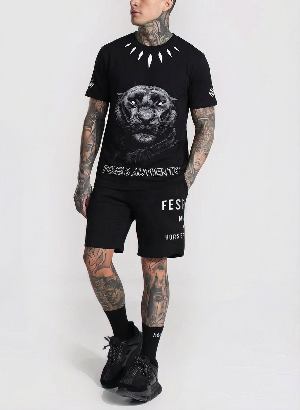 Bộ áo thun và quần short FesFas in hình báo đen