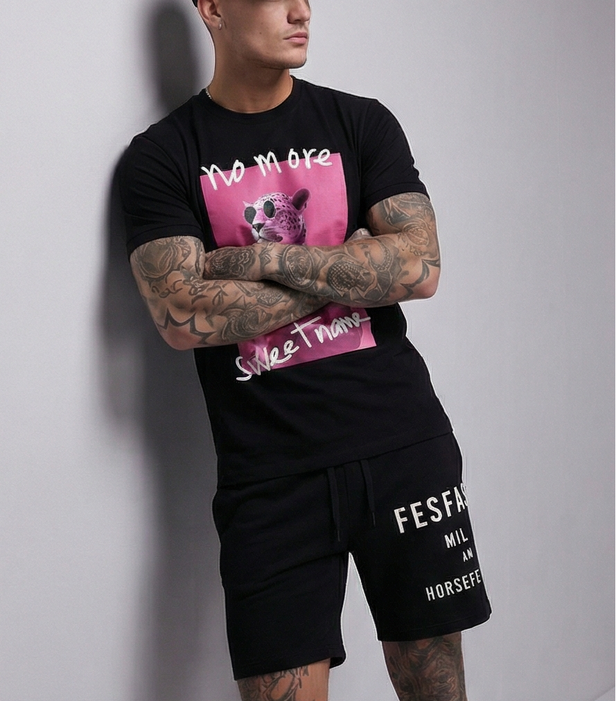 Bộ áo thun và quần short FesFas in hình báo đen