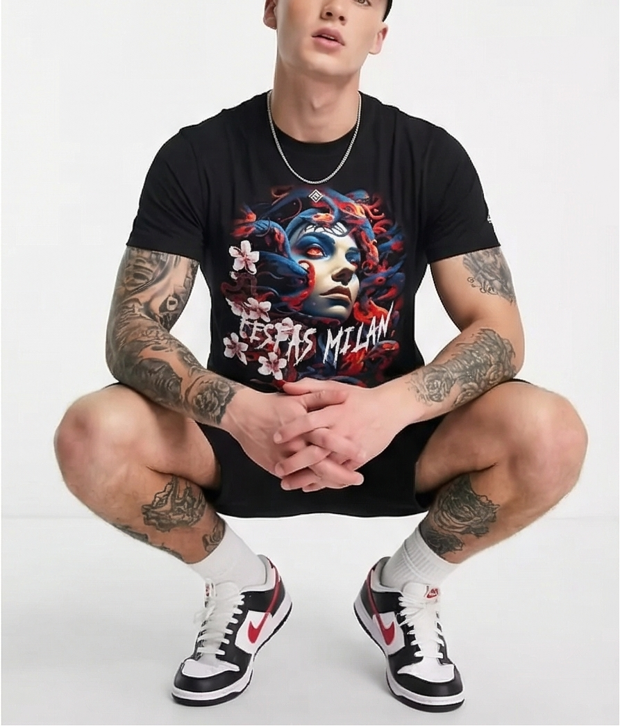 Bộ áo thun và quần short FesFas in hình medusa
